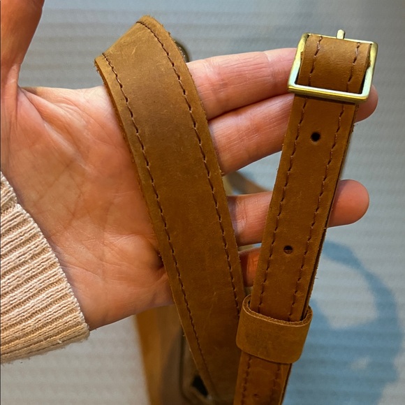 Portland Leather Goods Dakota Triangle Bag - Picture 9 of 10